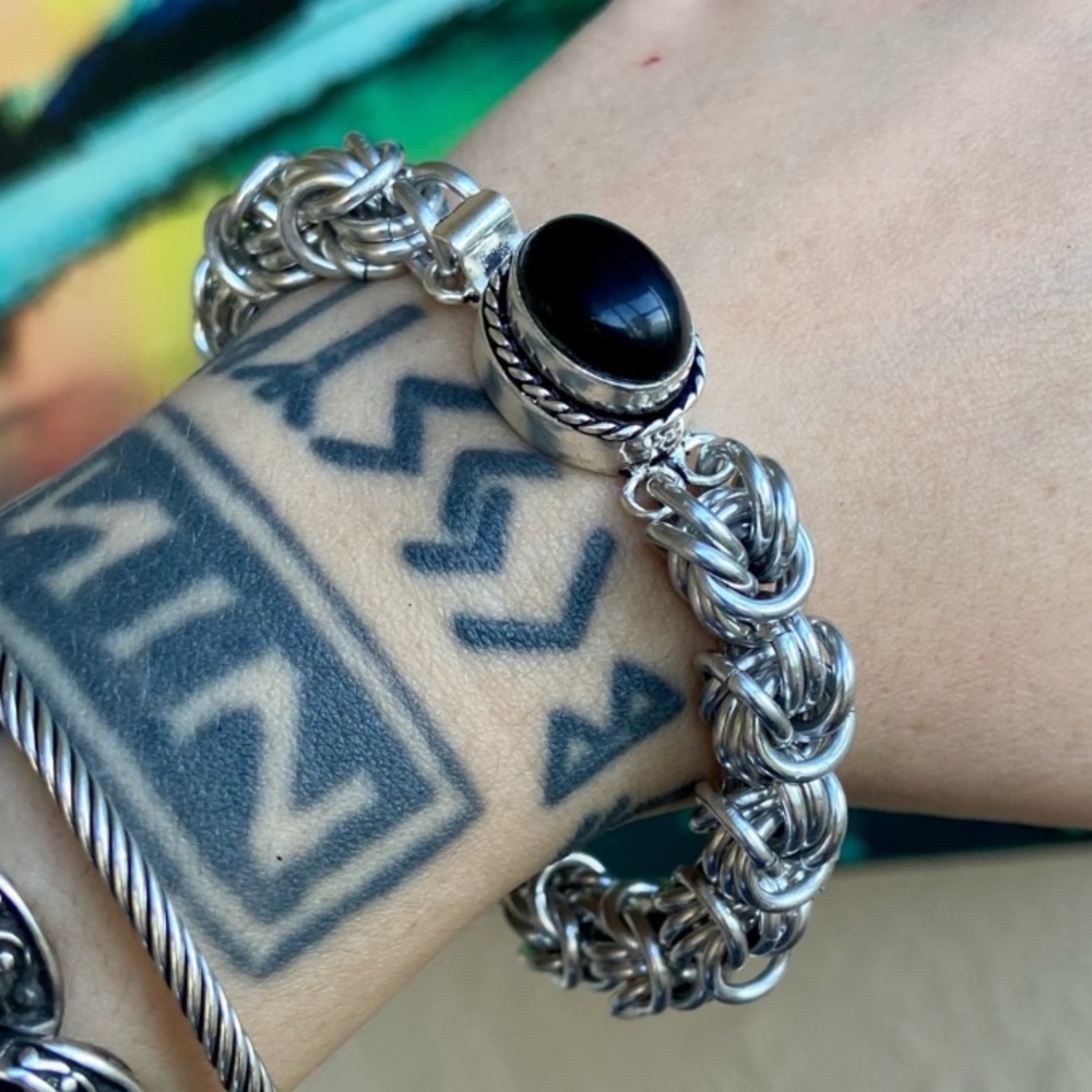 Maille onyx bracelet . Handmade link thick silver bracelet genuine onyx clasp